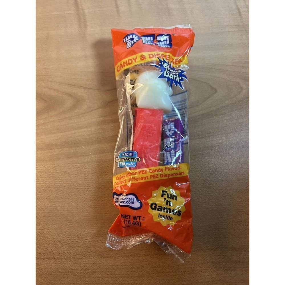 Vintage PEZ Dispenser - glow in the dark Ghost